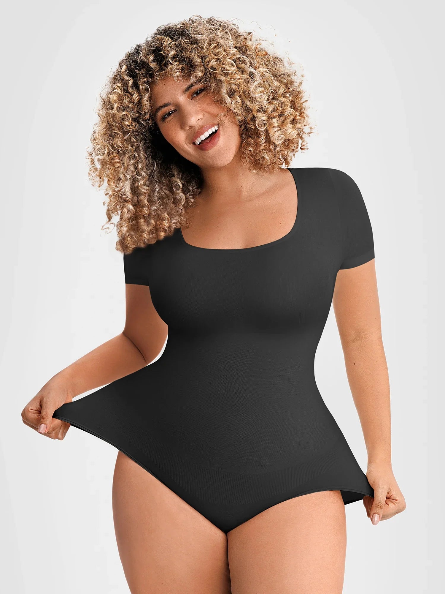 Manches courtes à encolure en U / Noir / 3XL/4XL
