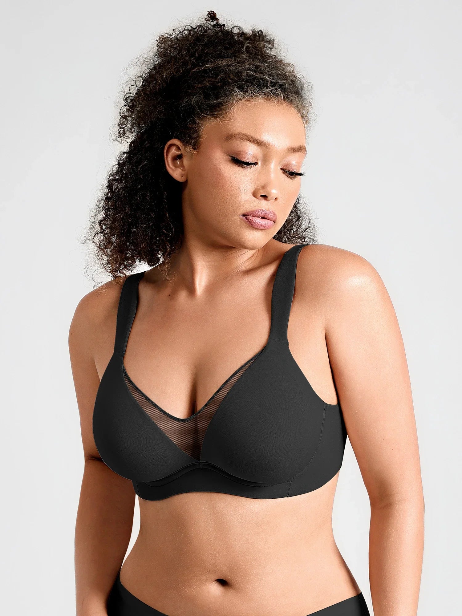 Black / 42 / DDD