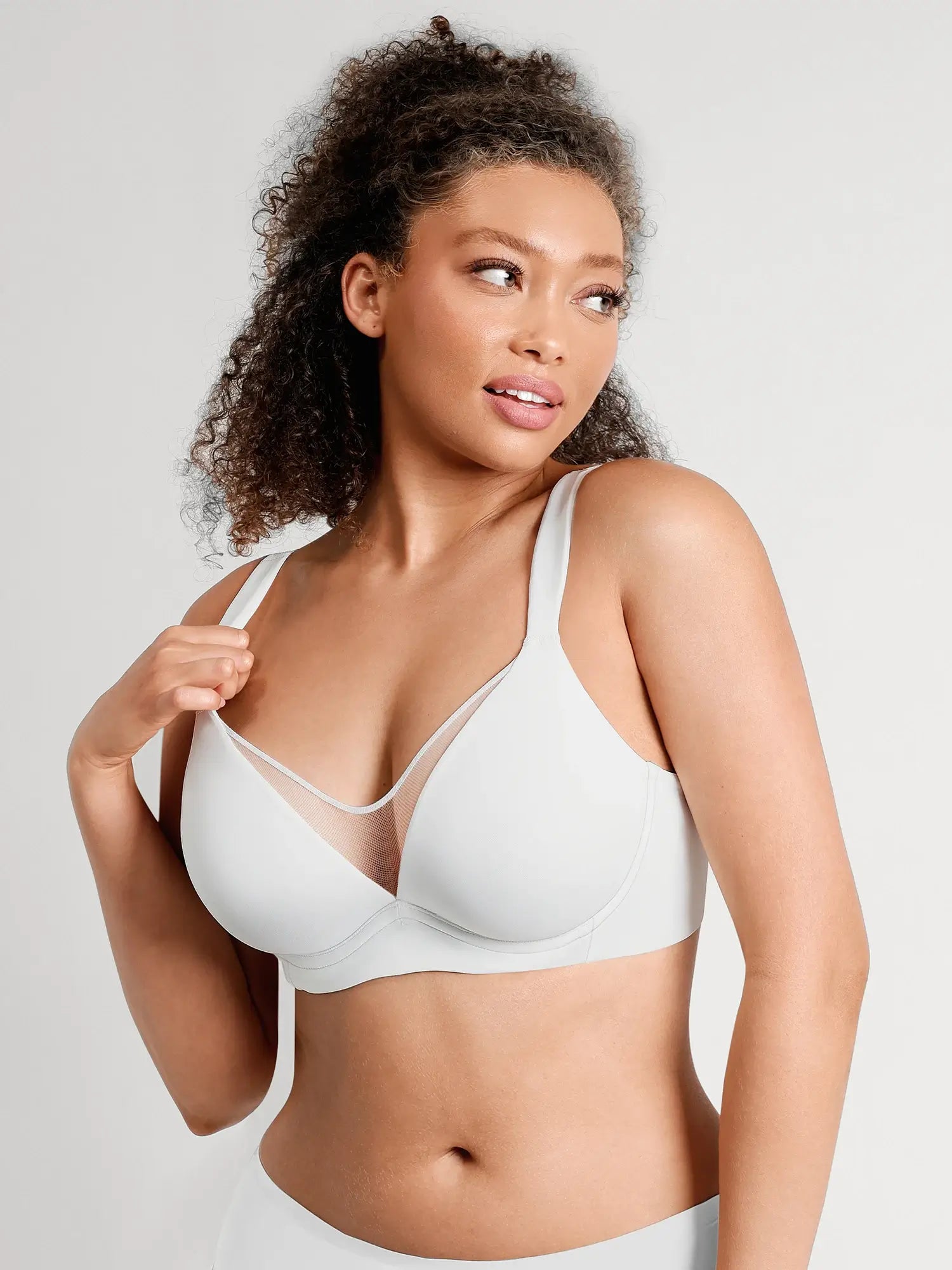 White / 42 / DDD